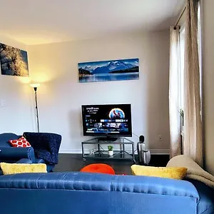 New Build-primetv-movie-games-airport 10 Mins Holiday home Ottawa