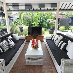 Bloom 1 - 4 Bedrooms, 4 Bathrooms, Private Pool Close To The Villa Seminyak (Bali)